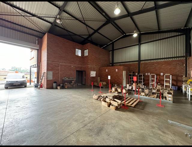 277M² WAREHOUSE SOLD IN STORMILL